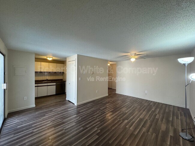 Foto del edificio - 195 Burgundy Hill Ln