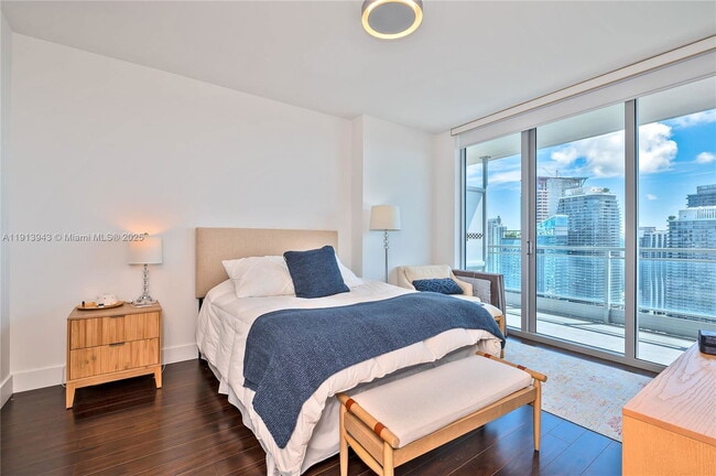 Foto del edificio - 92 SW 3rd St