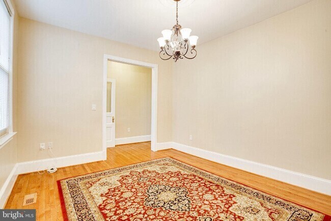 Foto del edificio - 1501 G St SE