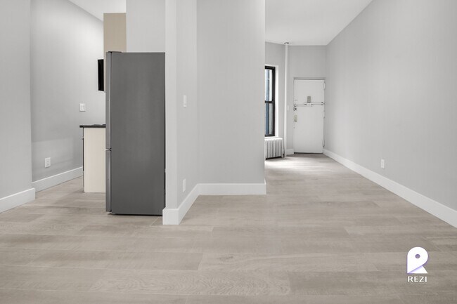Foto del edificio - 305 E 75th St