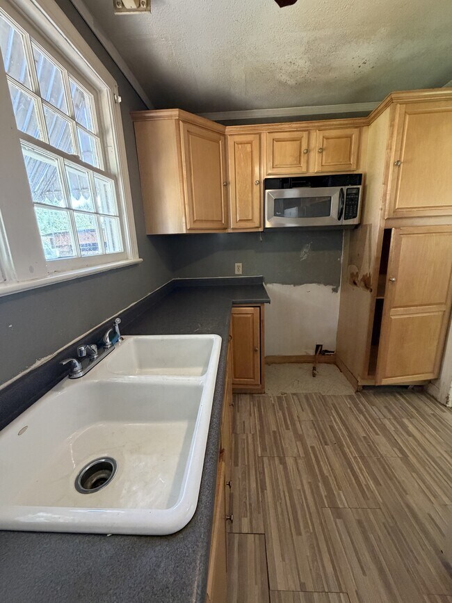 Foto del edificio - 432 Waller Ave