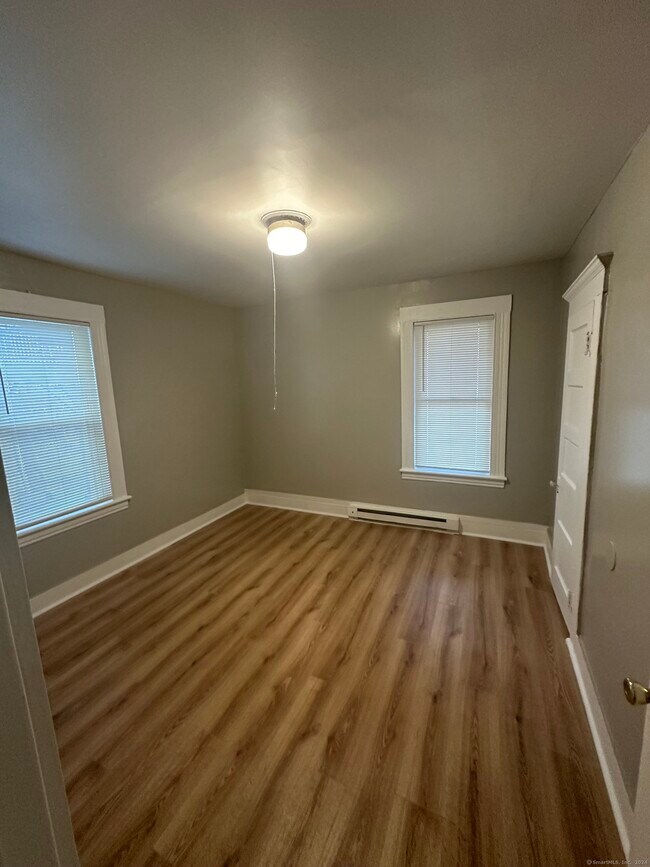 Building Photo - 357 Pearl St