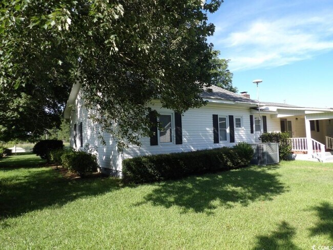 Foto del edificio - 6801 Swamp Fox Hwy W