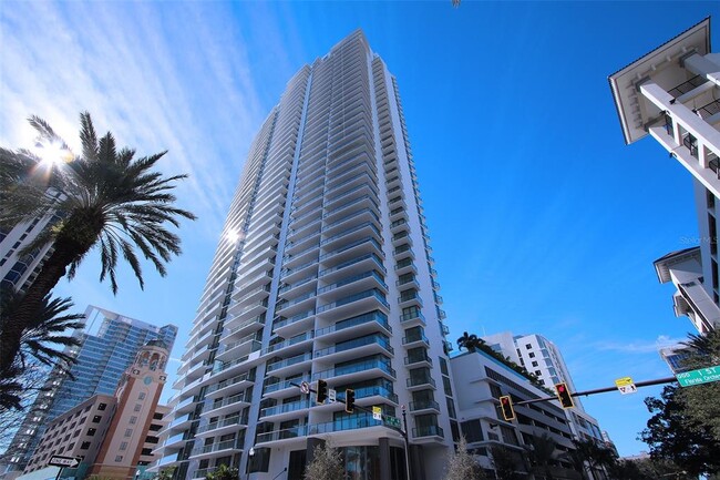 Foto del edificio - 100 1st Ave N