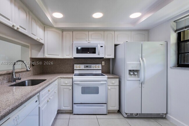 Building Photo - 10855 SW 112th St