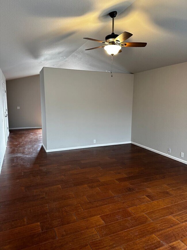 Foto del edificio - 3 br, 2 bath House - 7455 Dobbs Drive