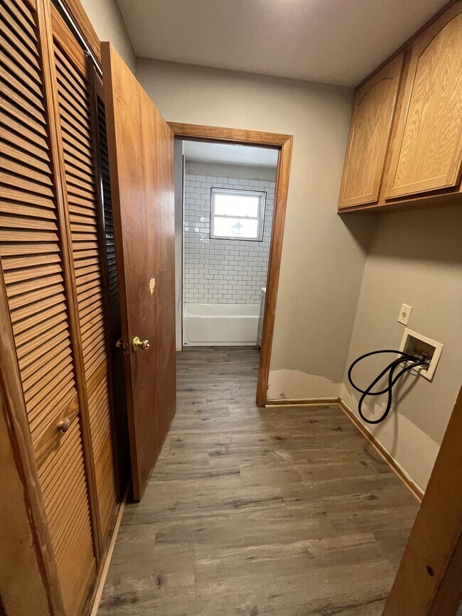 Building Photo - 4167 Ellery Dr