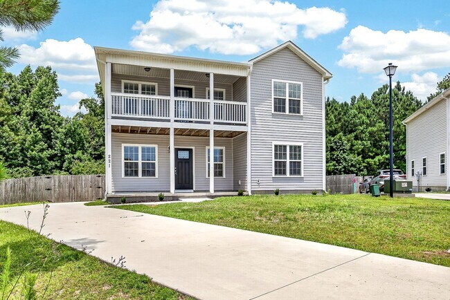 Foto del edificio - Charming Alma Farms Home with Covered Balcony & Fenced Backyard