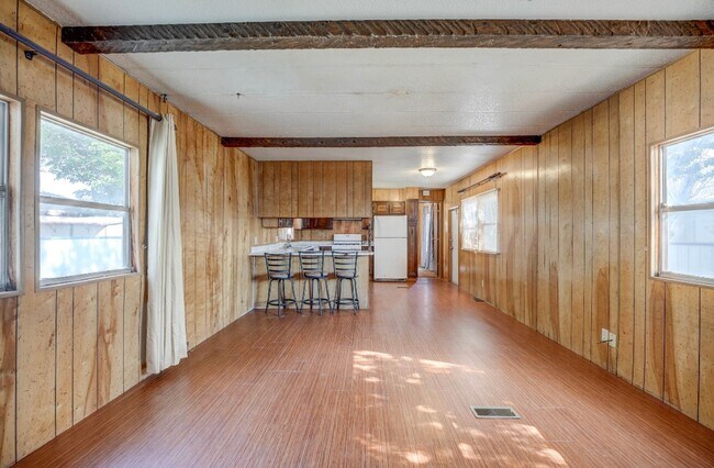 Foto del edificio - 2 bed 2 bath trailer now available