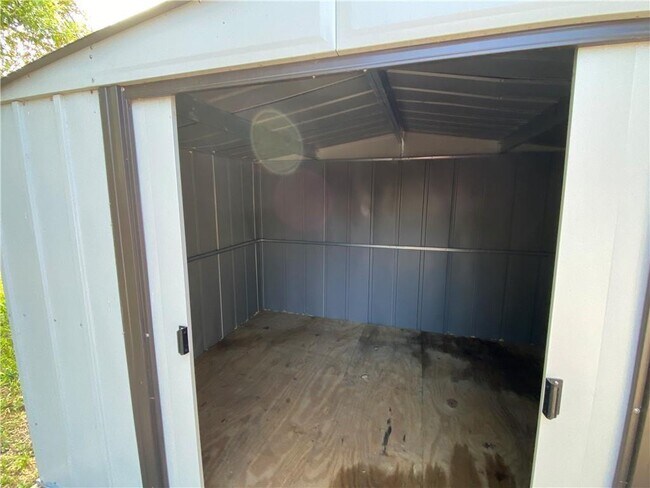 Building Photo - 12109 Acorn Creek Trail