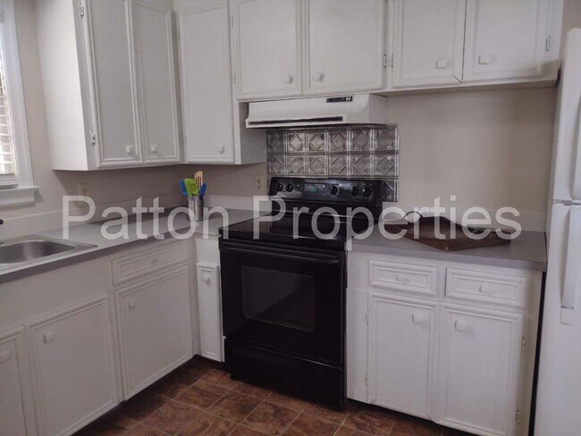 Building Photo - Cayce Avenues Home