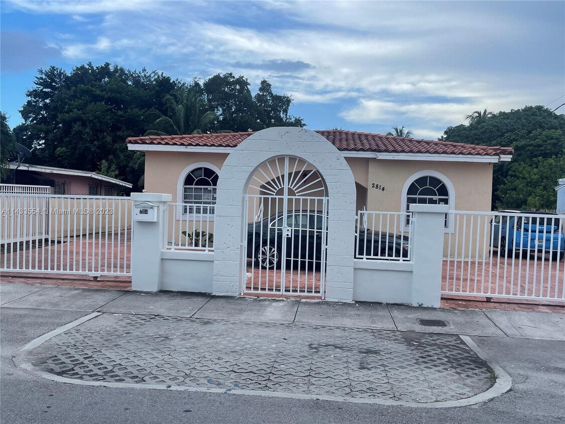 Primary Photo - 2814 NW 15th St
