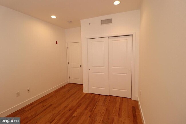 Foto del edificio - 1211 N Franklin St