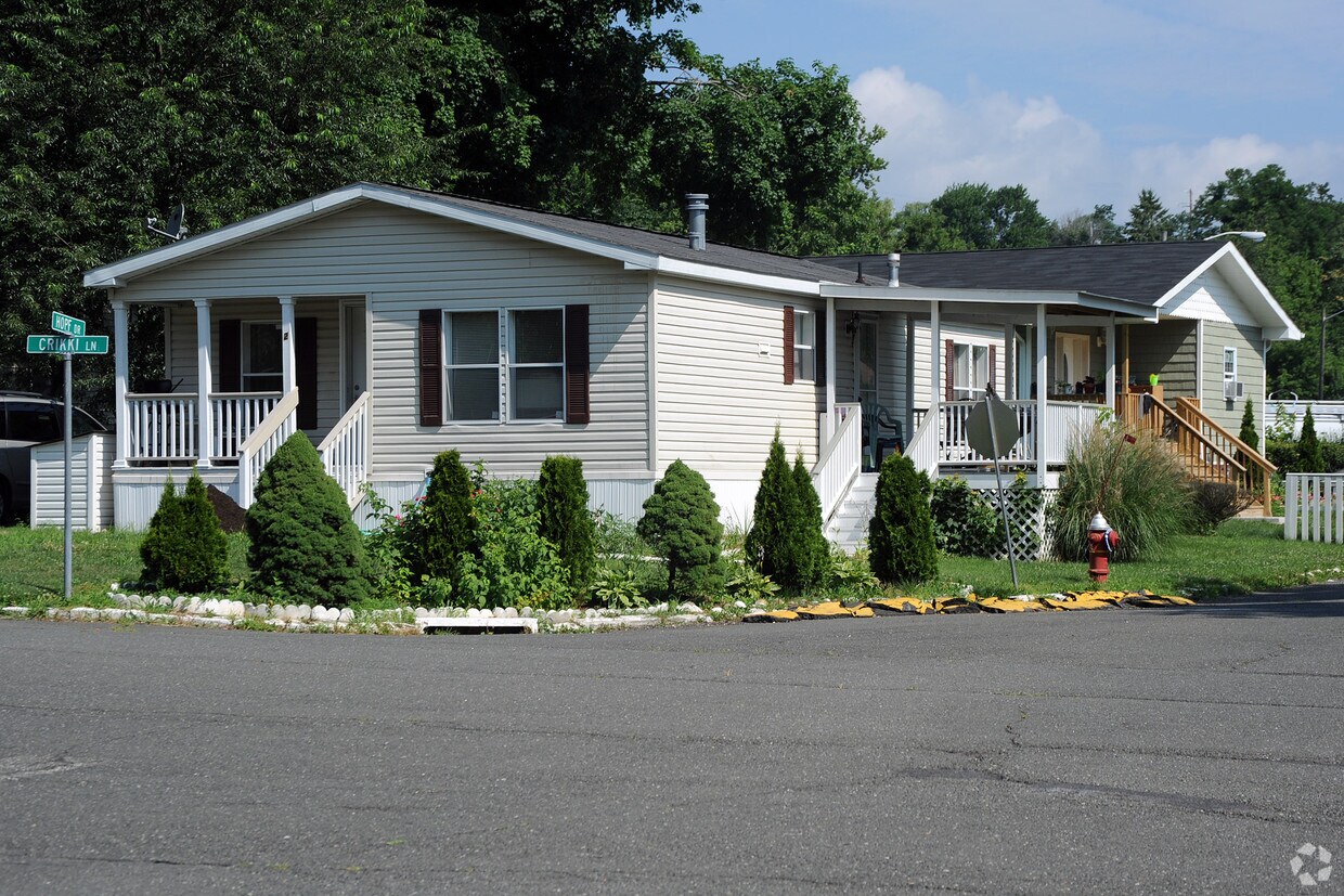 Spring Valley Mobile Village Apartments in Nanuet, NY