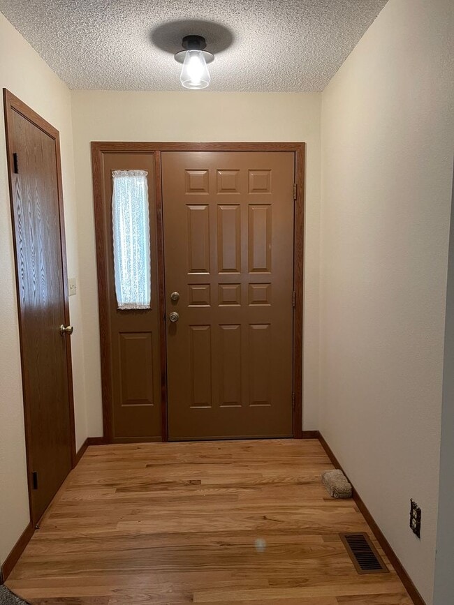 Foto del edificio - 3 Bedroom Home