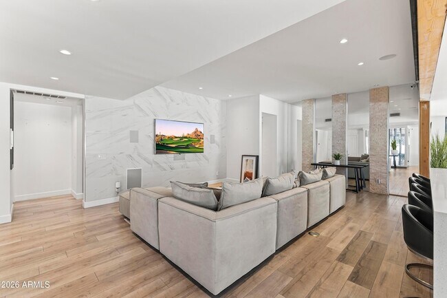 Foto del edificio - 6834 N 72nd Pl