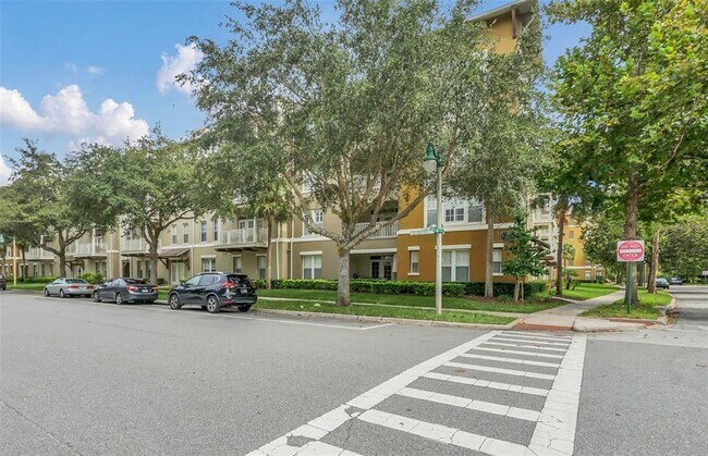 Foto del edificio - 1411 Celebration Ave