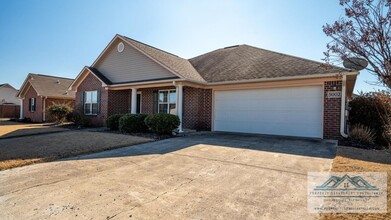 Building Photo - 5002 Blakemore Dr SE