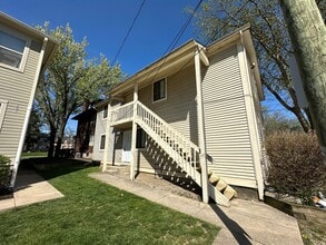 Building Photo - 113 E Lane Ave
