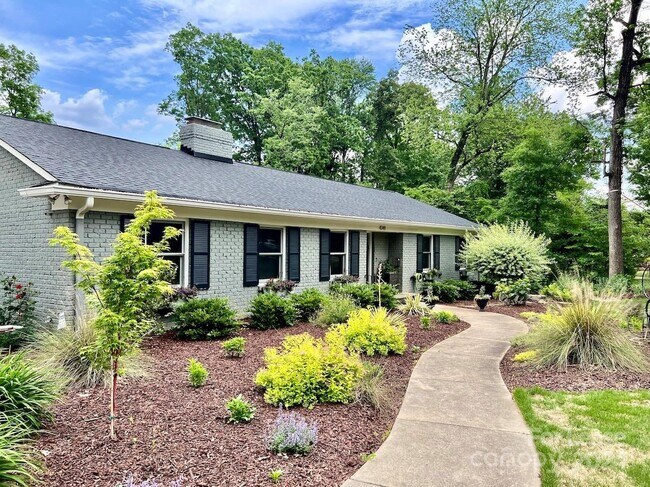 Foto del edificio - 4749 Gaynor Rd