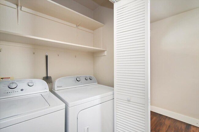 Foto del edificio - 6833 W Russett St