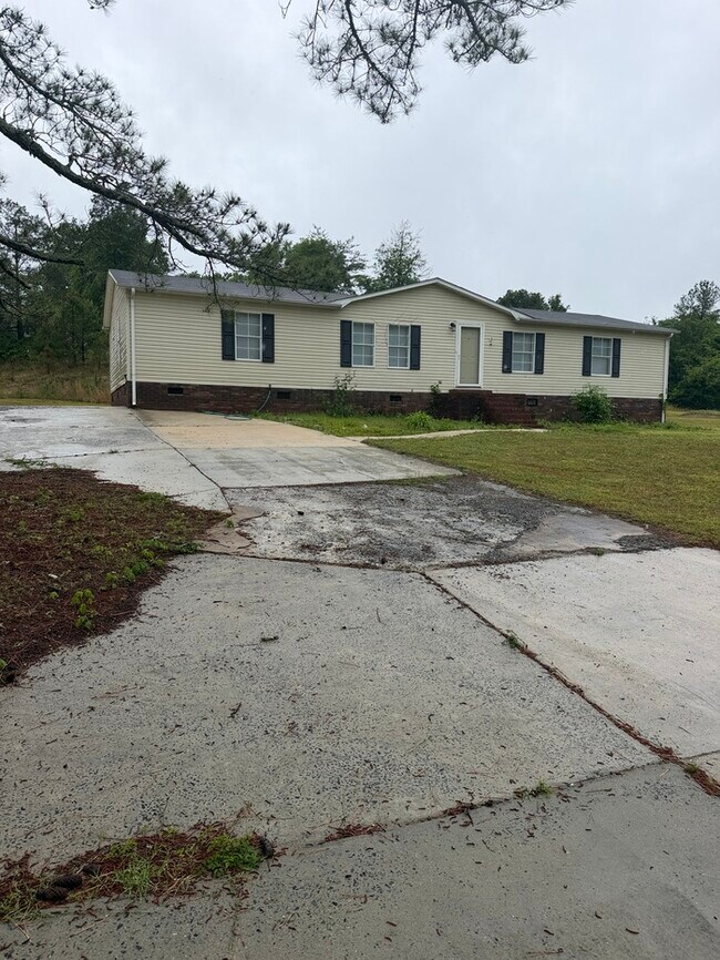 Building Photo - 627 Central Cabarrus High Rd