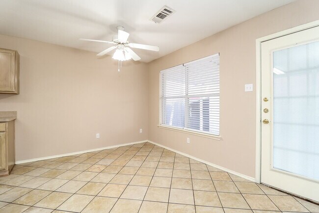 Building Photo - 1113 Darren Dr