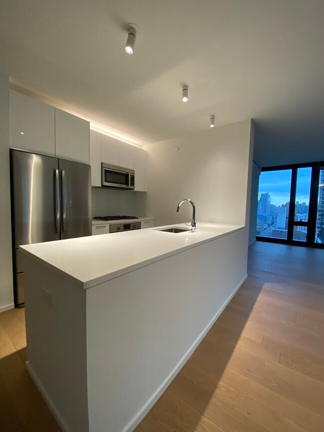 KITCHEN - 237 E 39th St