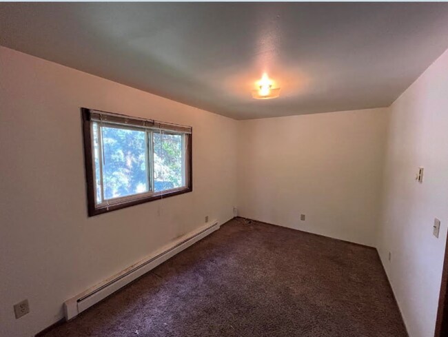 Foto del edificio - 714 N Oak St