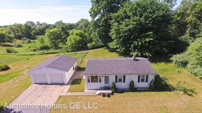 Foto del edificio - 18275 Cavanaugh Lake Rd