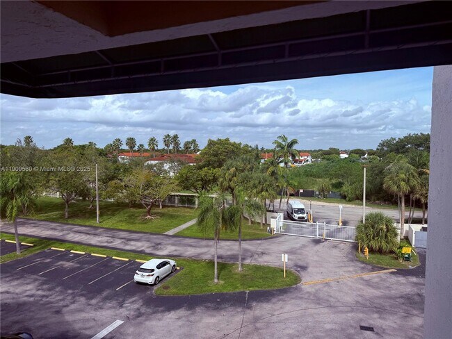 Foto del edificio - 8200 SW 210th St