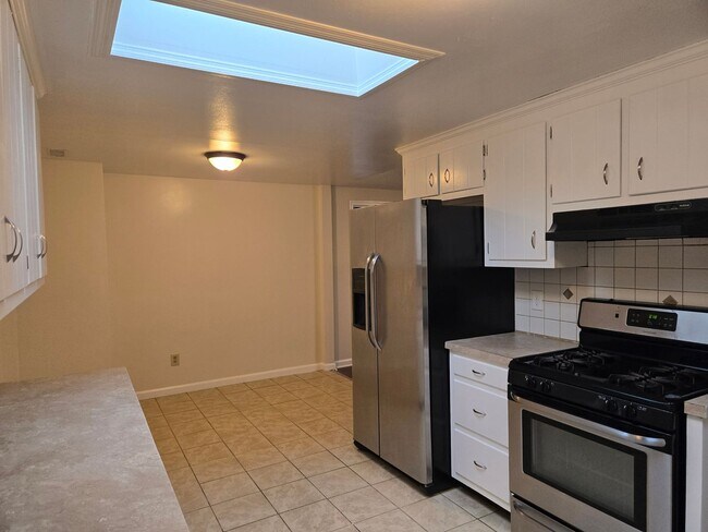 Foto del edificio - 4 Bedroom Single Family Home in Hampton