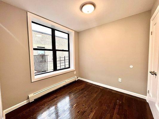 Foto del edificio - 1 bedroom in BRONX NY 10456