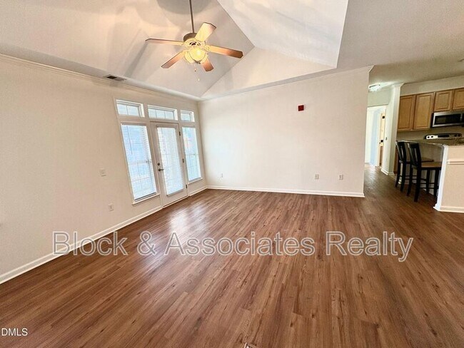 Foto del edificio - 535 Weather Ridge Ln