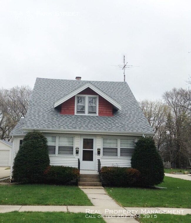 Building Photo - Private Entry Upper Duplex