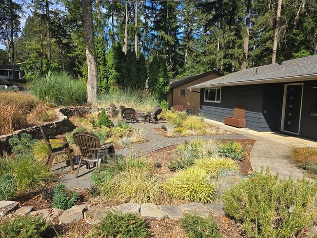 Building Photo - 3065 NW Lynwood Cir