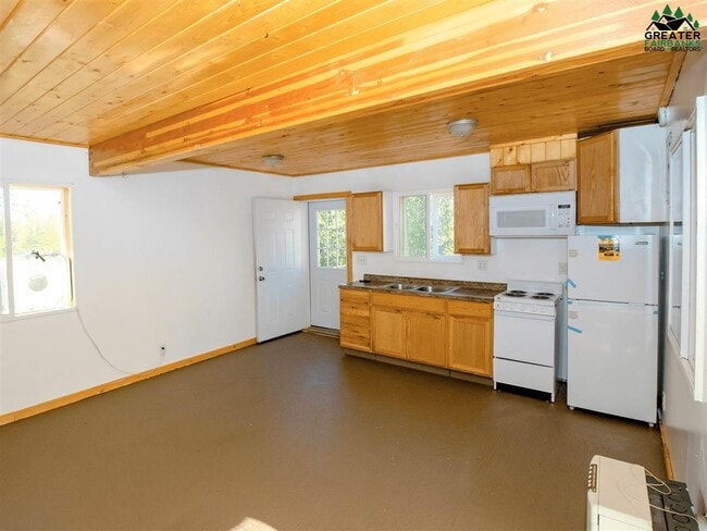 Building Photo - 560 Moose Trot Ave