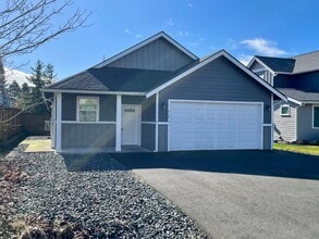 Building Photo - 717 E St