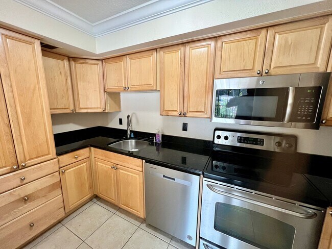 Foto del edificio - 2 bed 2 bath in Rosemary's District