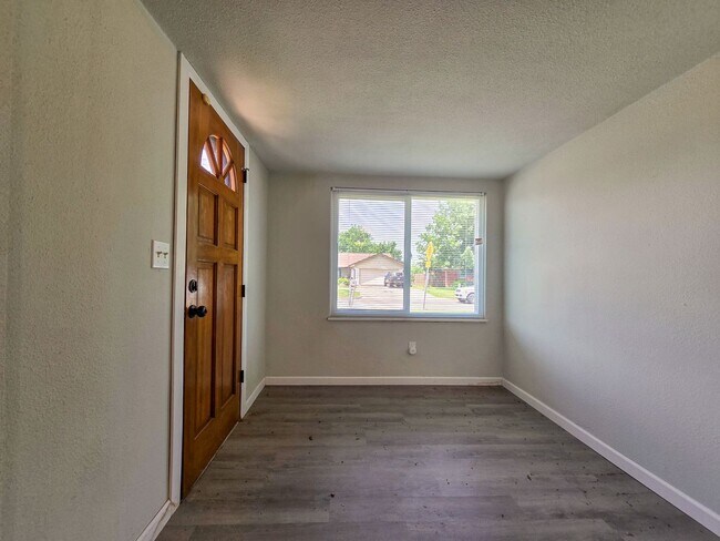 Foto del edificio - 3 Bedroom 1 Bath Home in Shawnee!