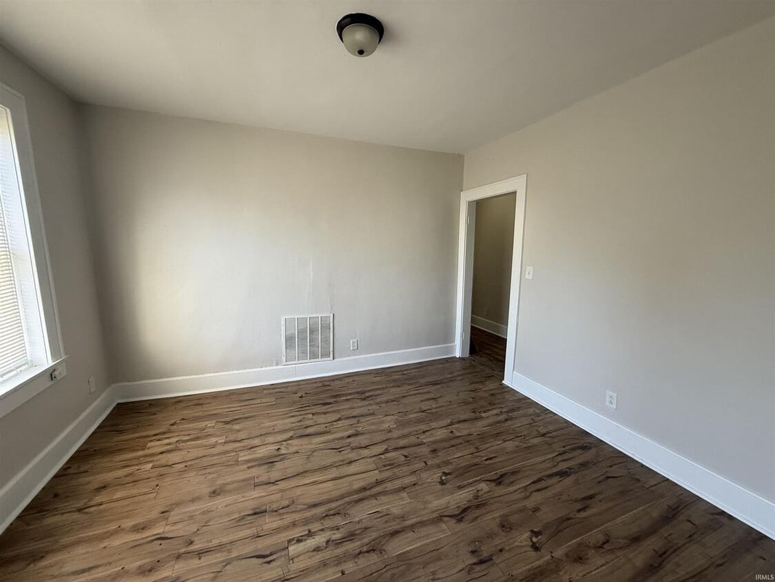 Foto principal - Cozy 2nd Floor 2 BD on North Side