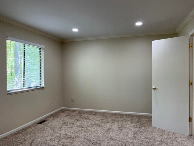 Building Photo - 1522 Streamwood Ct
