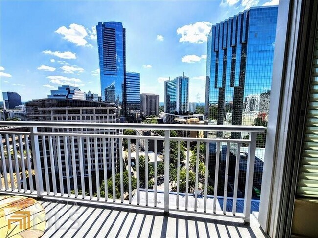 Foto del edificio - 3338 Peachtree Rd NE