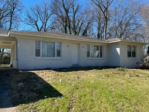 Building Photo - 2823 Baskin St