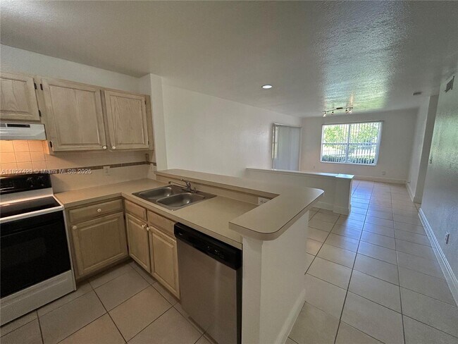 Foto del edificio - 1725 Palm Cove Blvd