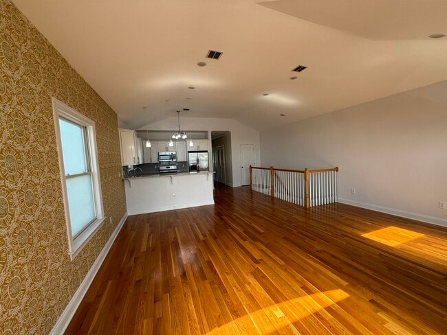 Building Photo - 398 Cator Ave
