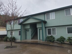 Building Photo - 113 NE Timberlake St