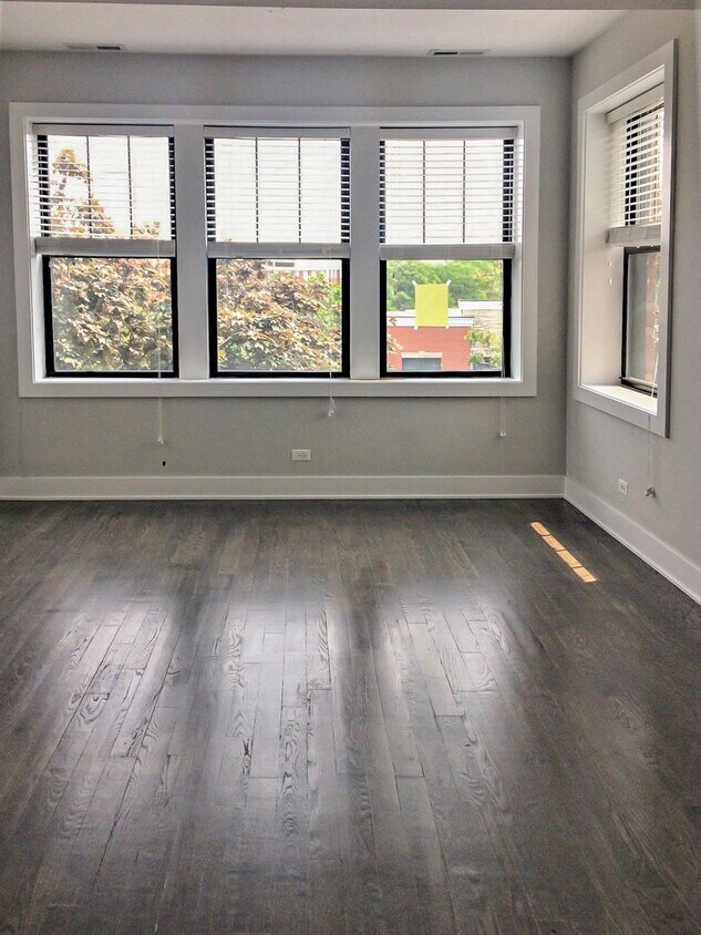 Foto principal - 2620 N Rockwell St
