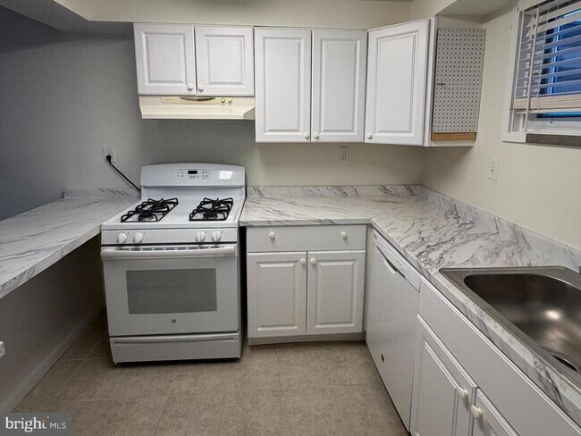 Foto del edificio - 5485 Harpers Farm Rd