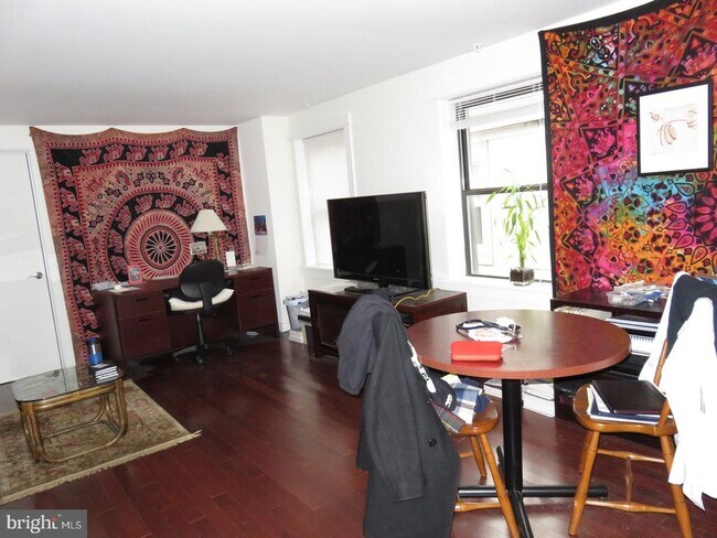 Foto del edificio - 1300 Spruce St